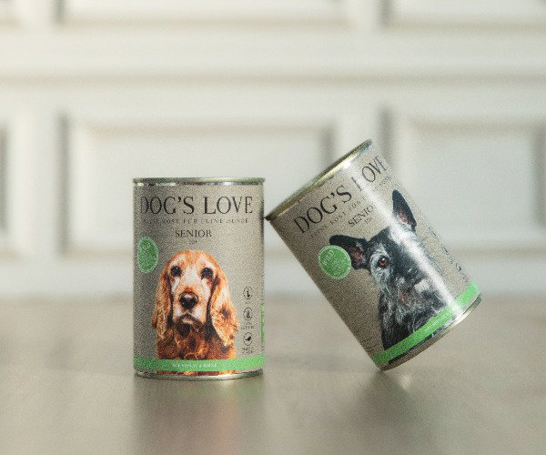 Ein Weimaraner mit Dogslove Hundefutter